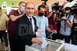 عبد الرزاق مقري يدلي بصوته الإنتخابي