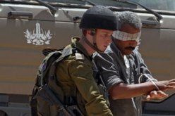 الجيش الإسرائيلي يعتقل فلسطينيا عمره 95 عاما