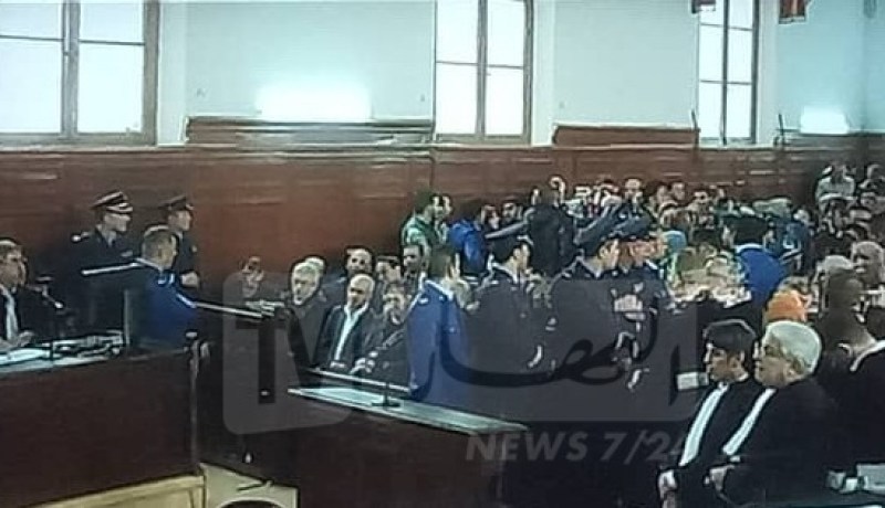 أولى صور سلال وأويحيى وأخرون من داخل المحكمة