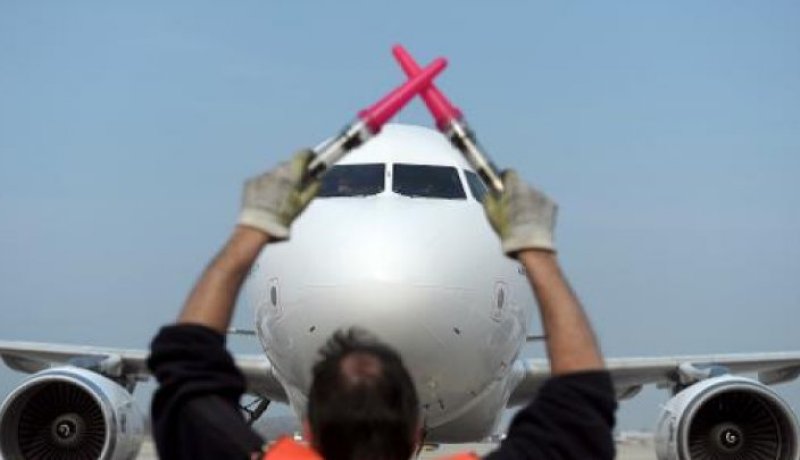 الغاء 40% من الرحلات الاربعاء في فرنسا بسبب اضراب المراقبين الجويين