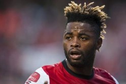 ألكسندر سونغ لن يشارك في المباراة الافتتاحية للأرسنال