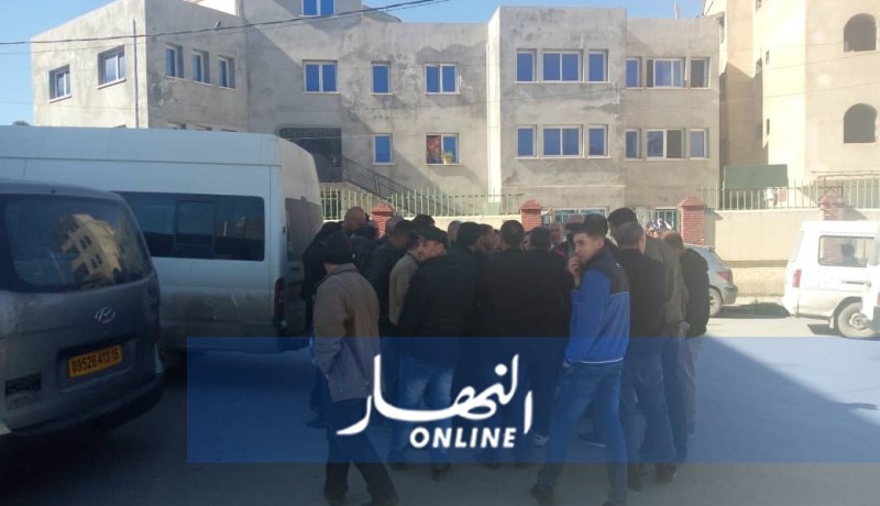 أصحاب وسائل النقل بتيزي وزو  يشلون الولاية في اضراب عام