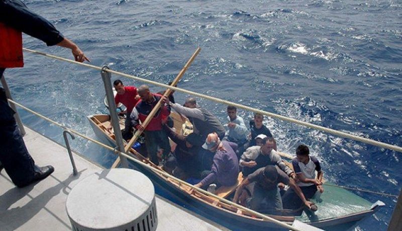 إنقاذ 13 حراڨ بينهم طفلة بعرض البحر بأرزيو في وهران