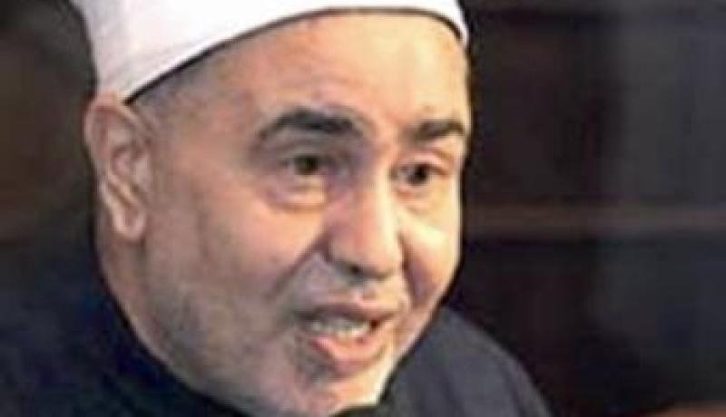 عالم من الأزهر يعتبر أن الفخذ ليس عورة والسجود في الملعب من السنة؟!