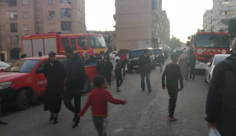 بالفيديو والصور.. إنقاد 3 أشخاص علقوا لأكثر من ساعة بمصعد ووفاة آخر ببلعباس