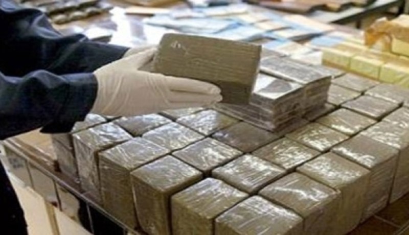 أمواج البحر تلفظ 58 كلغ من الكيف المعالج في مستغانم