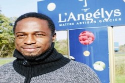 مشجعون من بنغازي‮ ‬قاموا بتعليق صورة سيف الإسلام على حمار فأبادهم القذافي‮ ‬جماعيا داخل المعلب‮‬