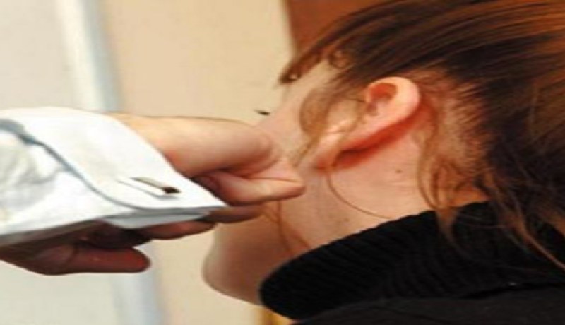 متقاضي مهلوس يعتدي على محامية بالرمشي