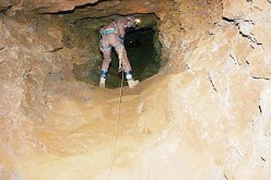 فقدان ثلاثة متخصصين إسبان في استكشاف المغاور بالمغرب