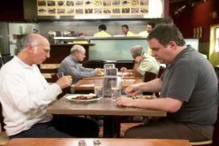 البيت الأبيض‮ ‬يرسل دجاجة لإحياء التّفاوض بين عباس ونتنياهو