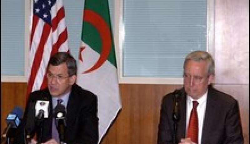 مكافحة الإرهاب: مجموعة الاتصال الثنائي الجزائري-الأمريكي “خطوة هامة”