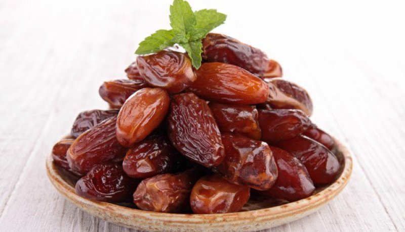 الأسباب العلمية للإفطار على التمر