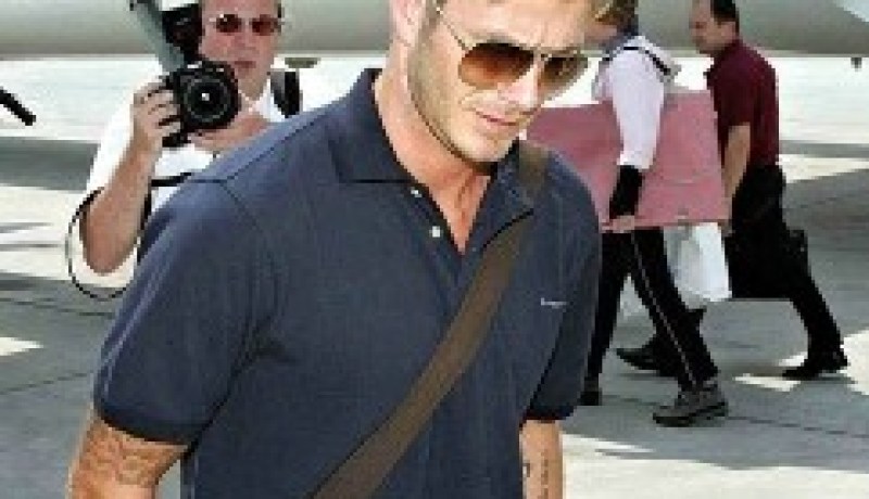 ابن اللاعب ديفيد بيكهام يعارض فكرة انتقال والده إلى ميلان