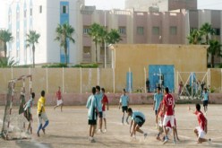 نحو ألفي شاب ينشطون دورة كروية بين الأحياء بالبيض