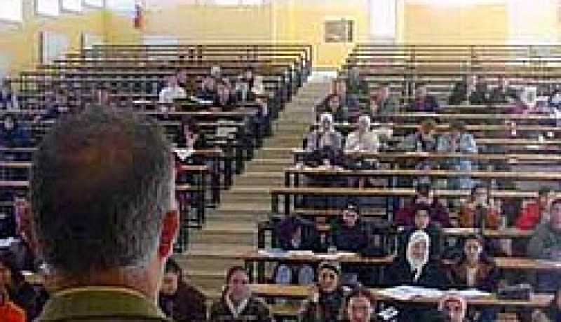 الأساتذة الجامعيون يُهدّدون بمقاطعة امتحانات السداسي الثاني في ولايات الجنوب