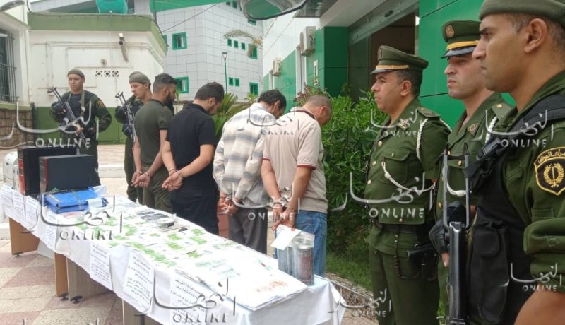 بالصور.. توقيف 4 أشخاص وحجز أكثر من 9 آلاف أورو مزورة بسطيف