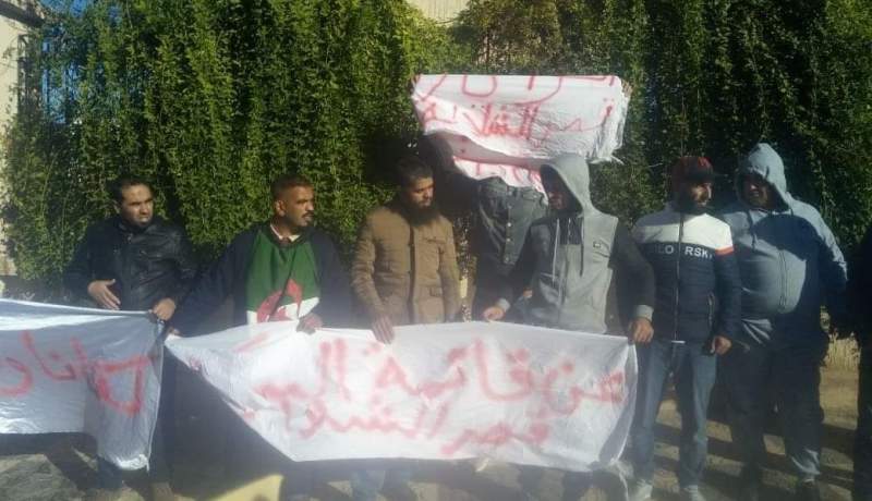 مواطنون يحتجون أمام مقر الولاية للإفراج عن قائمة السكنات بتيارت