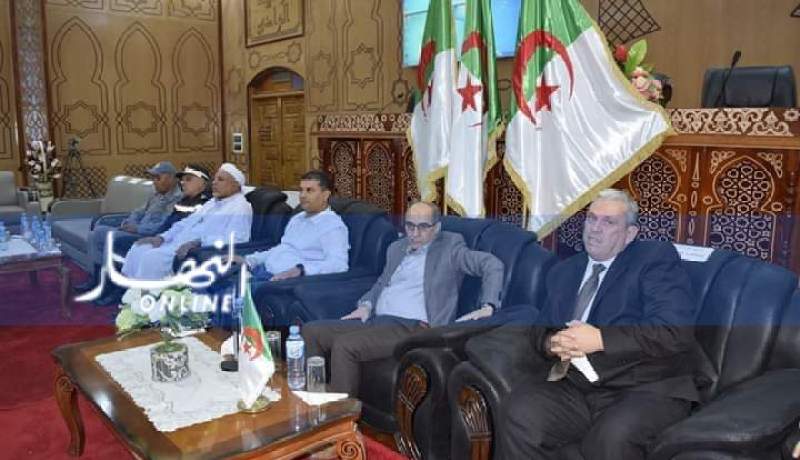 بالفيديو والصور.. توزيع ازيد من 900 سكن ايجاري ومطالب شعبية بتحرير ملفات السكن الريفي بالوادي