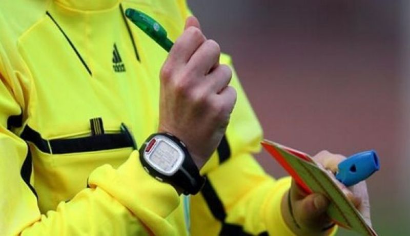 طاقم تحكيم غيني  لإدارة مباراة مونروفيا بريويري وشبيبة القبائل في كأس الكونفيديرالية