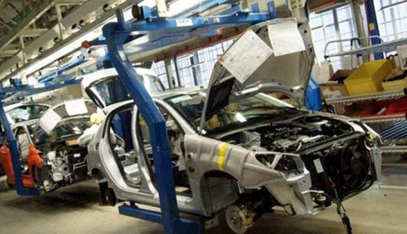 الوزير الاول يأمر بالافراج عن قطع تركيب السيارات والمركبات المحجوزة بالموانىء