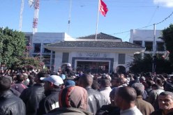 محتجون يقتحمون مقر ولاية جندوبة التونسية