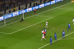 بالفيديو.. فيغولي يضيع ضربة جزاء بطريقة غريبة