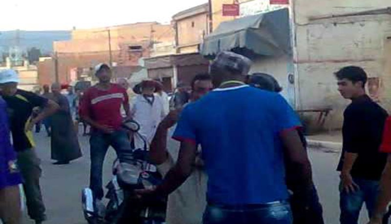 مناوشات بـيـن 50 شـابـا بـشاطئ الـسـويـس ودرك عـيــن تـاڤورايت يـتدخل في تـيبازة