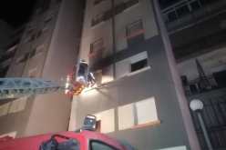 بالفيديو: سيدي بلعباس.. إنقاذ 3 أشخاص بينهم طفلة حريق بمنزل في البوسكي