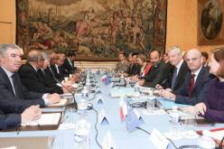 بالصور …6 وزراء يرافقون أويحيى إلى باريس