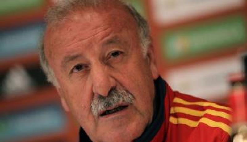 دل بوسكي يجرب خيارات عدة في قلبي الدفاع تحسبا لتصفيات مونديال 2014