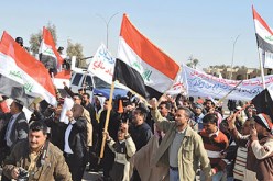 مواجهات بين عشرات المتظاهرين وقوات الأمن بمدينة الموصل شمال العراق