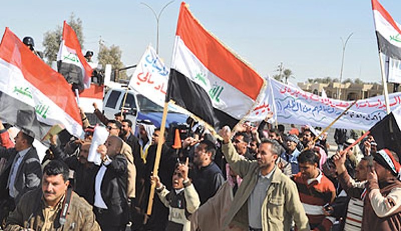 مواجهات بين عشرات المتظاهرين وقوات الأمن بمدينة الموصل شمال العراق