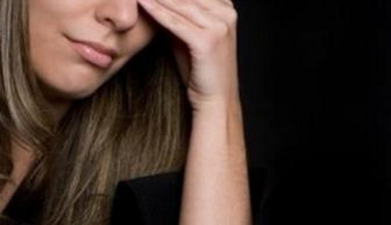 أنفق عليه‮ ‬يخونني‮.. ‬ويهددني‮ ‬بزوجة ثانية‮! ‬