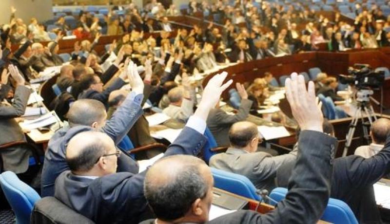 أعضاء مجلس الأمة يشرعون في التصويت على مشروع القانون المتعلق بالولاية