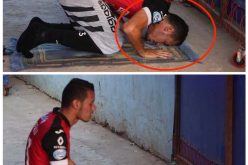 بالصور.. درفلو يصلى العصر ما بين شوطي المباراة