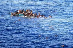 غرق قارب يقل مئات المهاجرين قبالة السواحل اليونانية