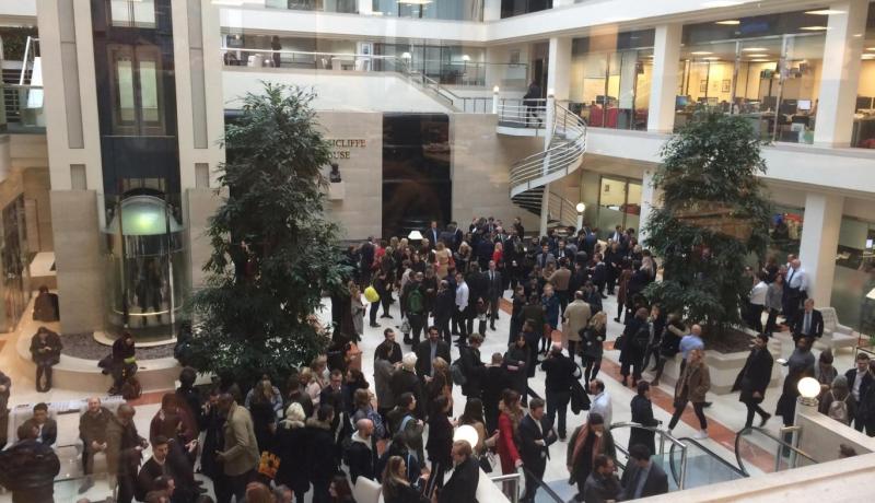 إخلاء مقر صحيفة الديلي ميل بعد العثور على كيس مشيوه