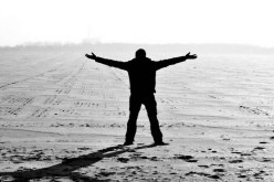 أجتهد وأسعى كثيرا لإرضاء كل الناس