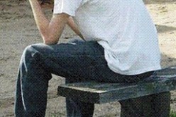 أعيش على هامش المجتمع بسبب شكلي الذي لايسر الناظر أبدا