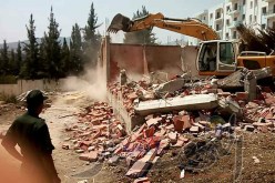 هدم 5 فيلات فخمة شيّدها برلماني ومسؤولون على أرض فلاحية في تيبازة