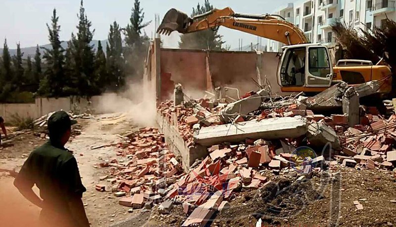 هدم 5 فيلات فخمة شيّدها برلماني ومسؤولون على أرض فلاحية في تيبازة