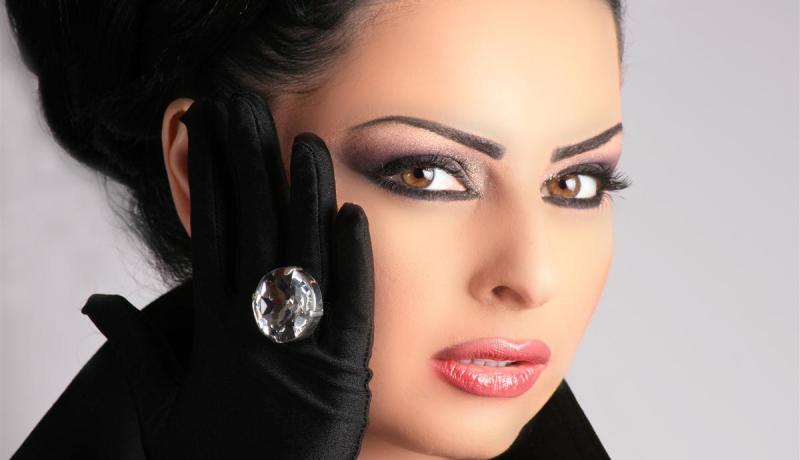 ديانا كرزون تنعي فنان لايزال على قيد الحياة