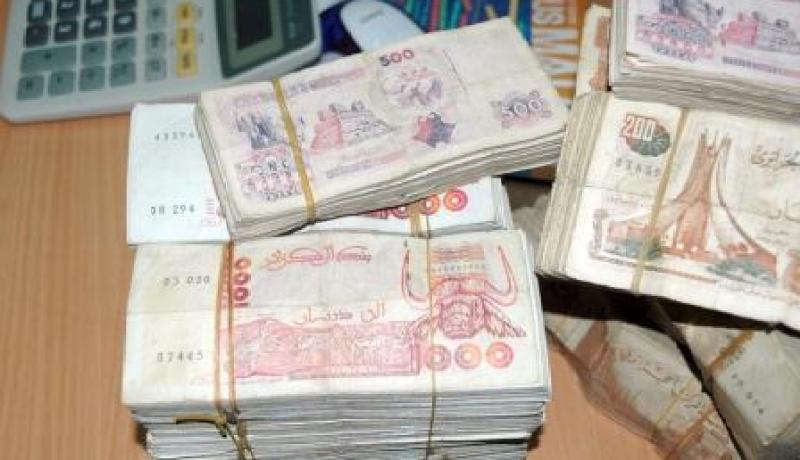 خادمة تستولي رفقة عشيقها على 700 مليون سنتيم من منزل تاجر في سيدي عمار بعنابة