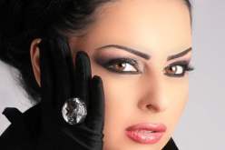 ديانا كرازون تطير إلى قسنطينة لتكريم وردة الجزائرية