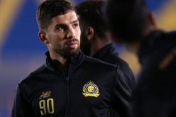 بالفيديو.. جابو وزملائه في النصر يُرشقون بالحجارة بعد الإقصاء من كأس الملك