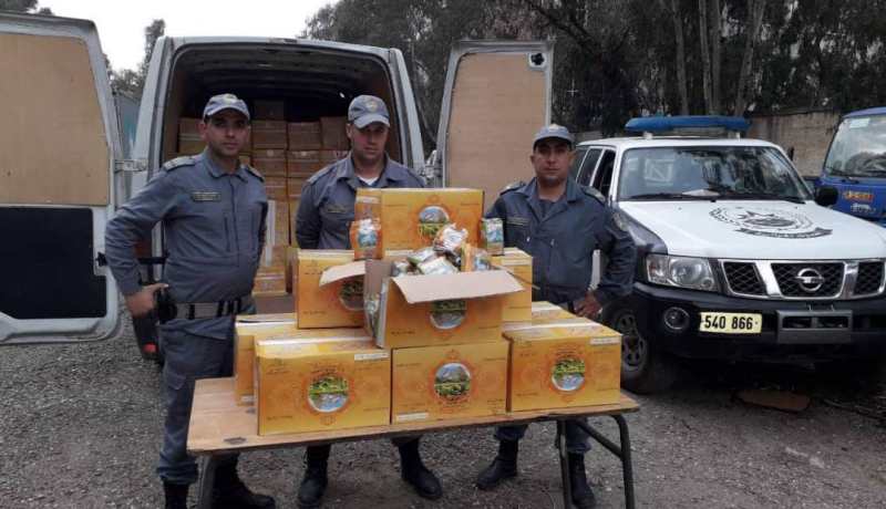 بالصور .. حجز 200 كرتون من الشمة غير صالحة للإستهلاك ببومرداس
