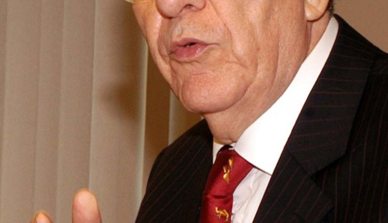 ولد عباس مطلوب لإصلاح حافلته