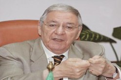 وزير الصحة يجدد تأكيده على توفر كل الأدوية و اللقاحات