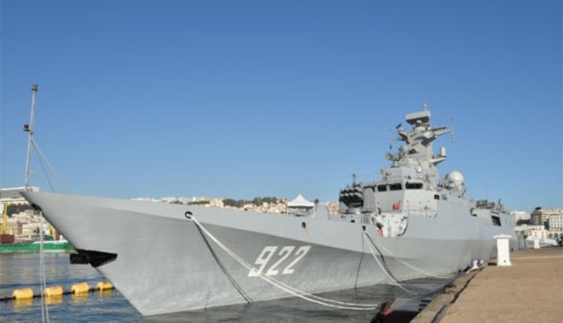 القوات البحرية تجرب صاروخا مضادا للطائرات بوهران