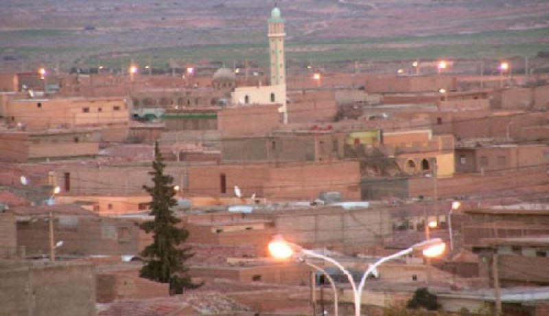 غياب الإنارة العمومية عن شوارع مسعد يثير غضب المواطنين